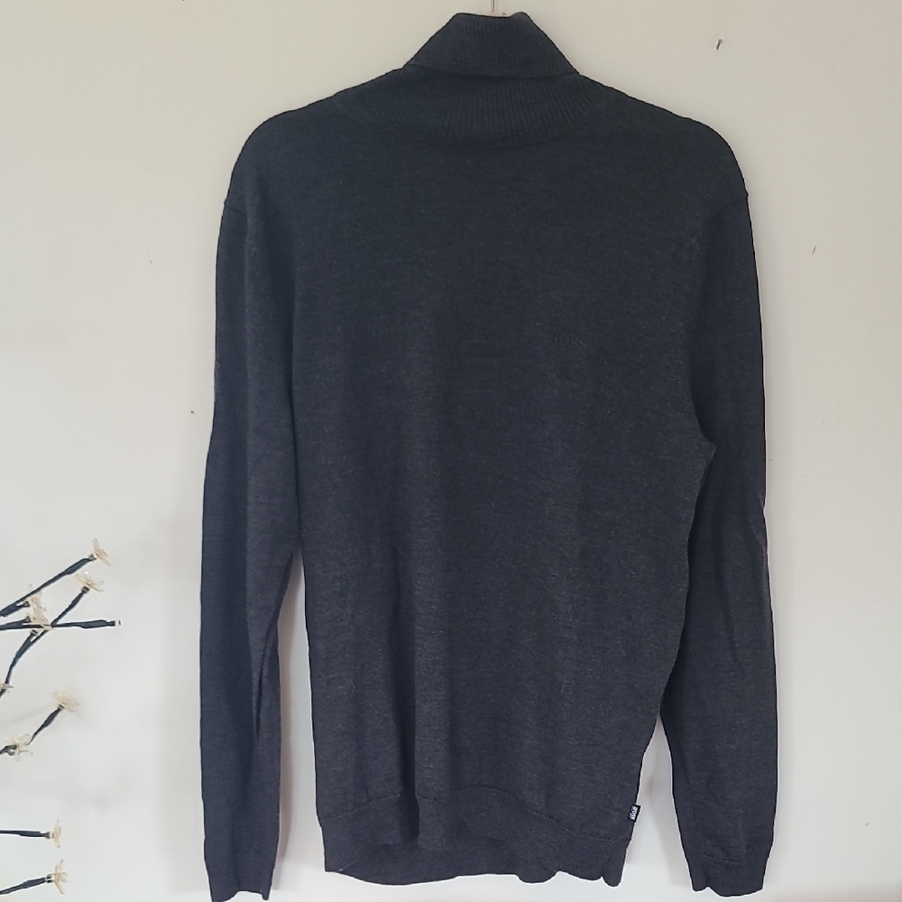 Hugo Boss Men's Charcoal Sweater. XL